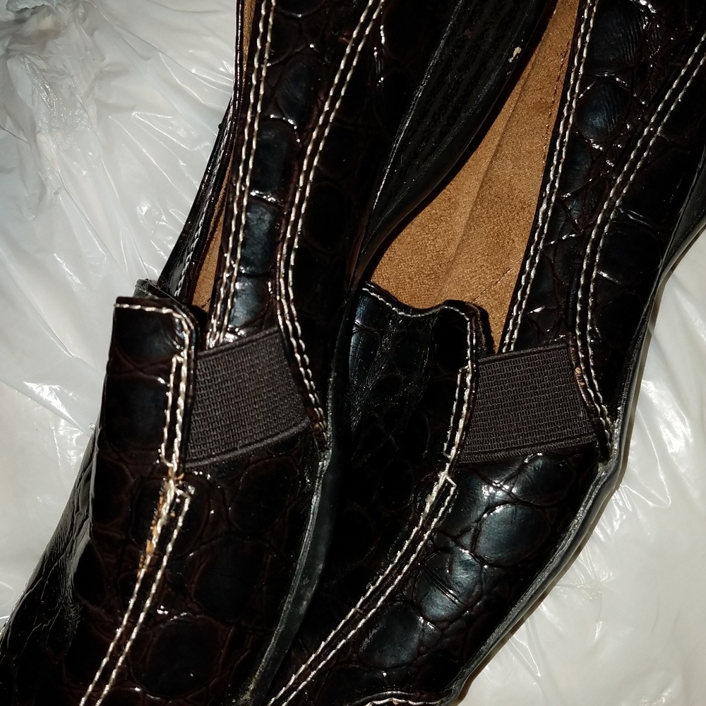 Shoes - Picture 5 of 5
